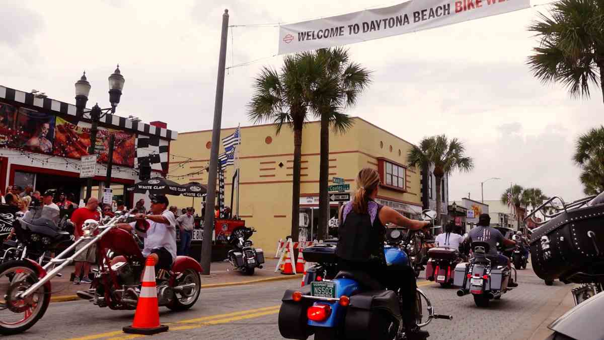 Auf der Main Street in Daytona